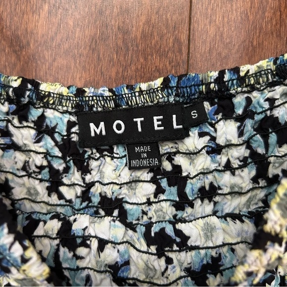 Motel Floral Print Midi Dress with Tie Straps and Bottom Ruffle, Size Small - Picture 8 of 8